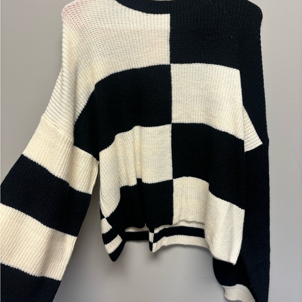 &MERCI Oversized Mixed Color Block Sweater Black and White - Picture 2 of 6